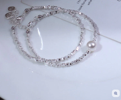 A Subtly Luxurious Niche-designed Bracelet