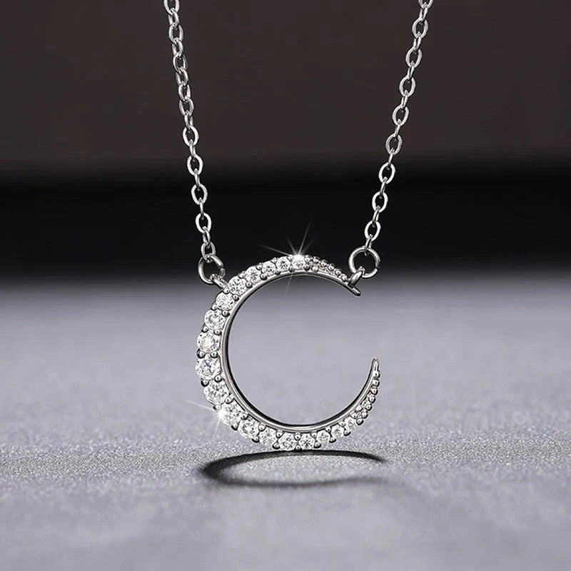 Stylish Simple And Versatile Moon Necklace
